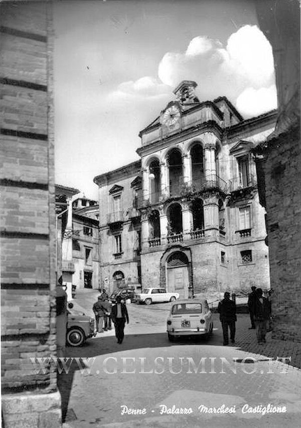 Penne: Palazzo Castiglione